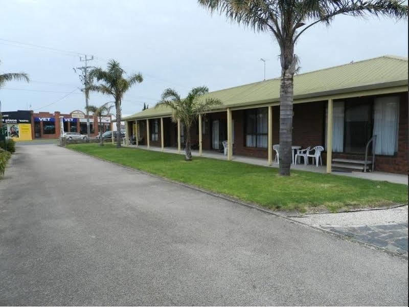 Lakes Jakaranda Holiday Units Лейкс-Энтранс Экстерьер фото