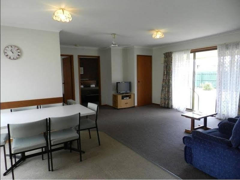 Lakes Jakaranda Holiday Units Лейкс-Энтранс Экстерьер фото