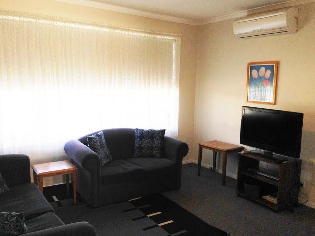 Lakes Jakaranda Holiday Units Лейкс-Энтранс Экстерьер фото