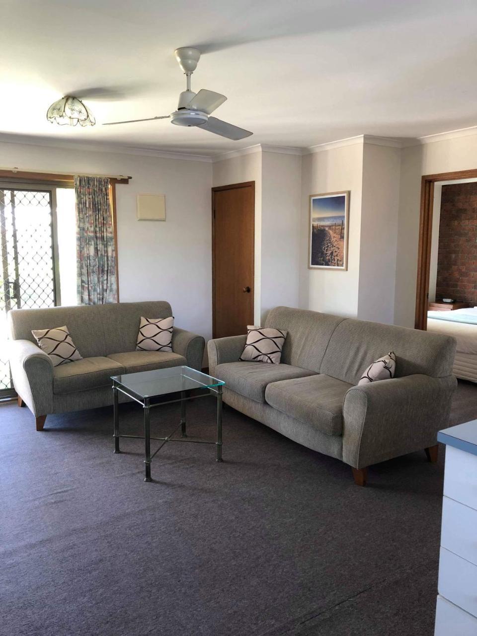 Lakes Jakaranda Holiday Units Лейкс-Энтранс Экстерьер фото