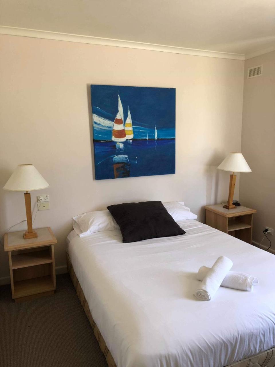 Lakes Jakaranda Holiday Units Лейкс-Энтранс Экстерьер фото