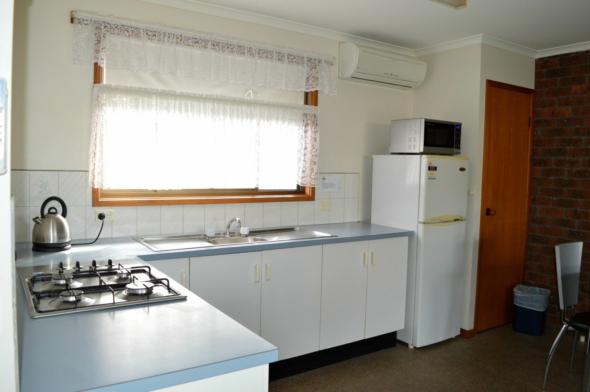 Lakes Jakaranda Holiday Units Лейкс-Энтранс Экстерьер фото