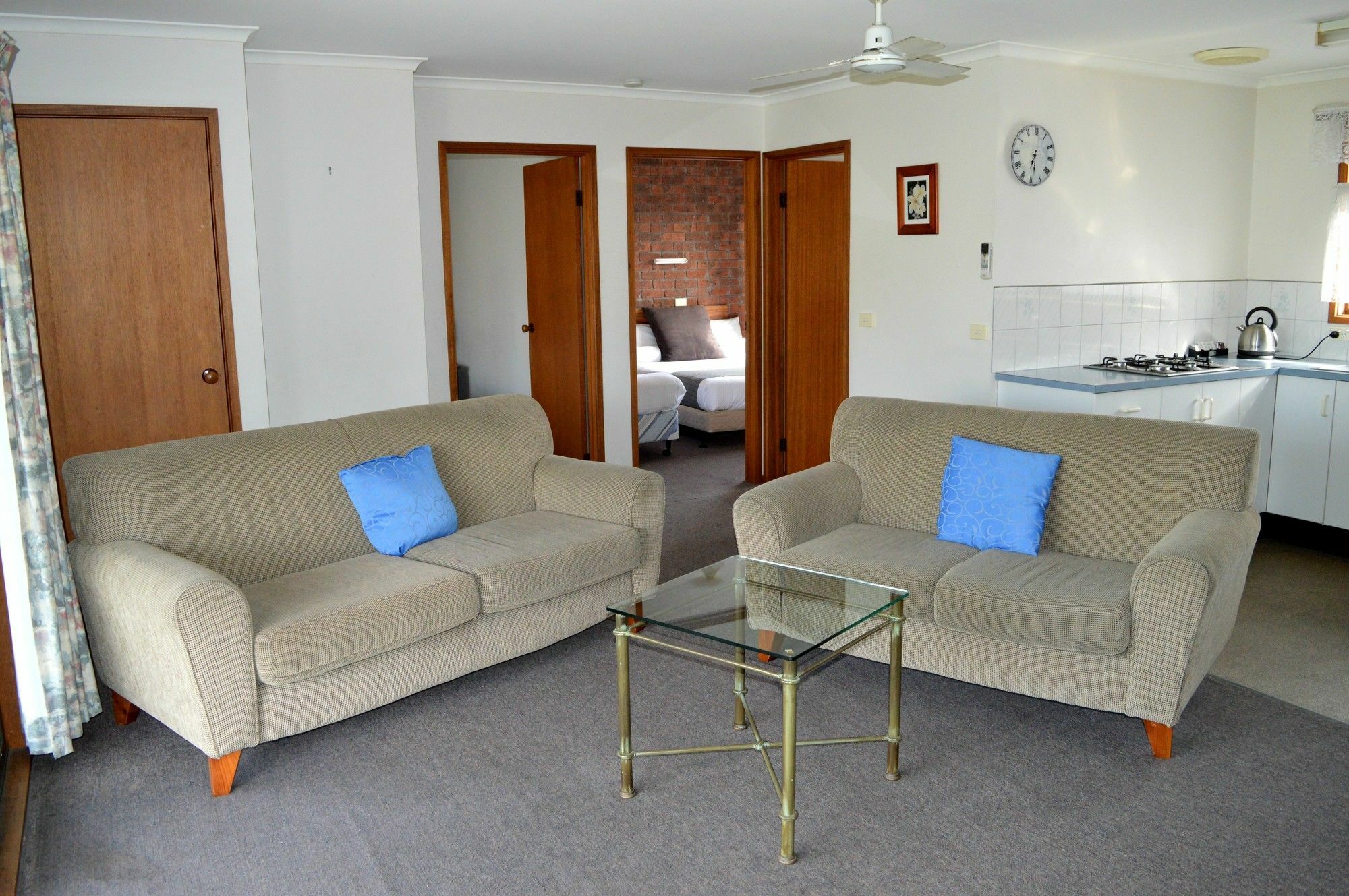 Lakes Jakaranda Holiday Units Лейкс-Энтранс Экстерьер фото