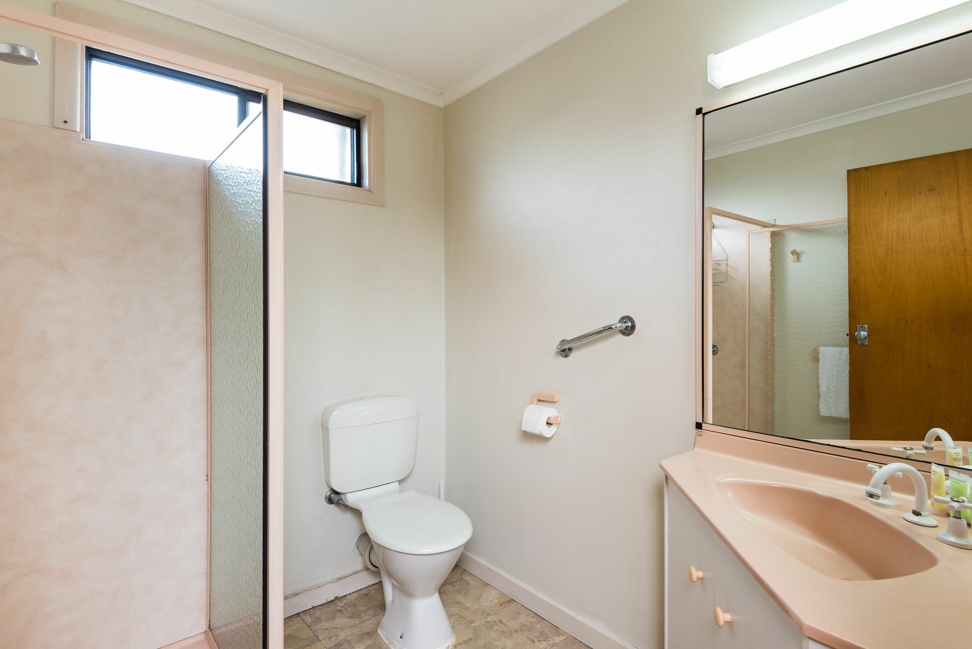 Lakes Jakaranda Holiday Units Лейкс-Энтранс Экстерьер фото