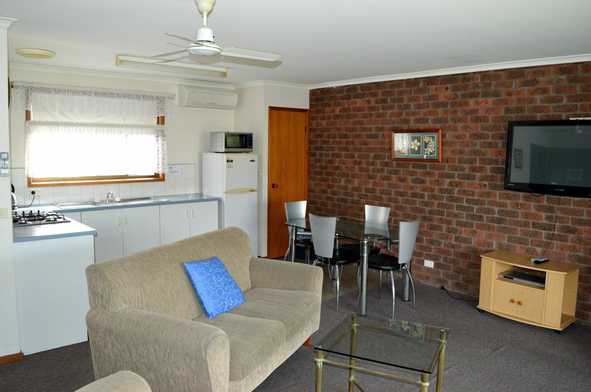 Lakes Jakaranda Holiday Units Лейкс-Энтранс Экстерьер фото