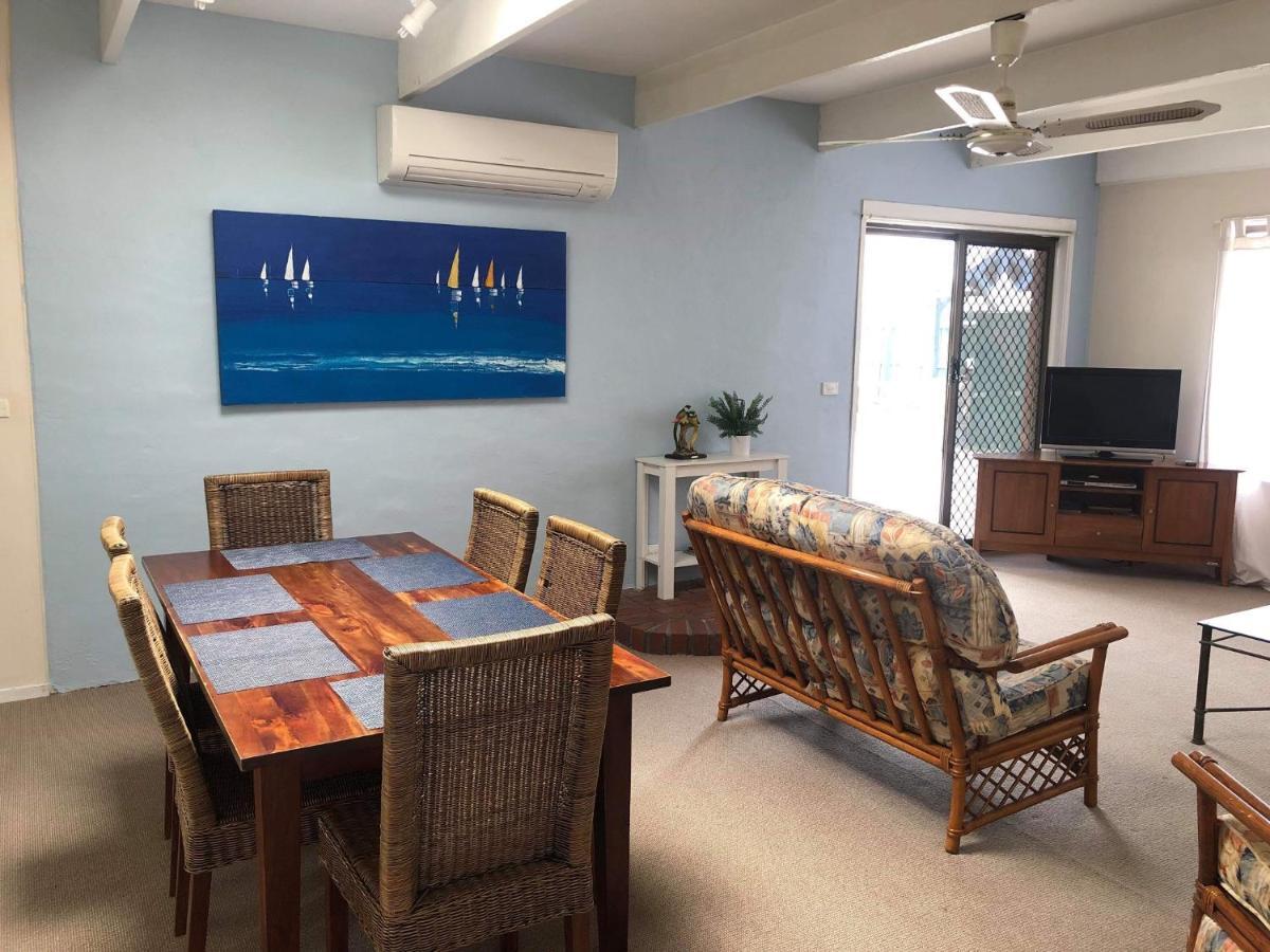 Lakes Jakaranda Holiday Units Лейкс-Энтранс Экстерьер фото